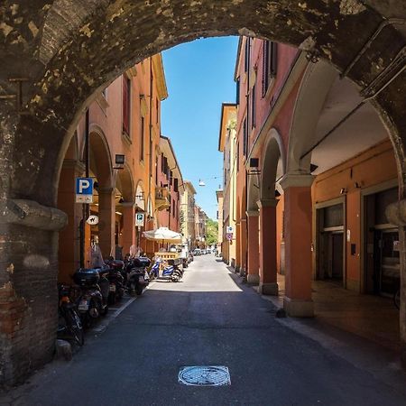 شقة A Pochi Passi Dalla Finestrella Di Via Piella By Wonderful Italy بولونيا المظهر الخارجي الصورة